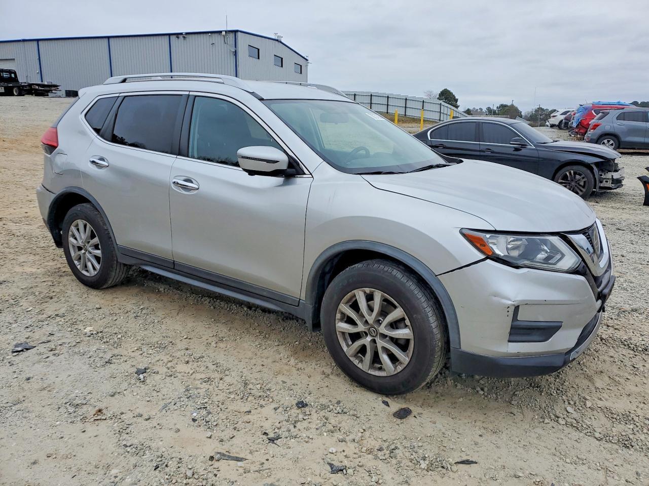 2017 NISSAN ROGUE