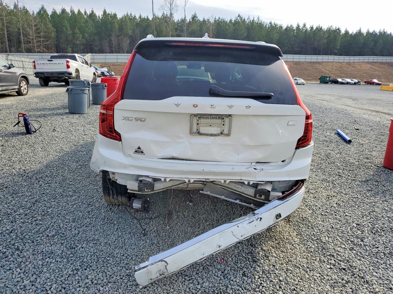 2023 VOLVO XC90