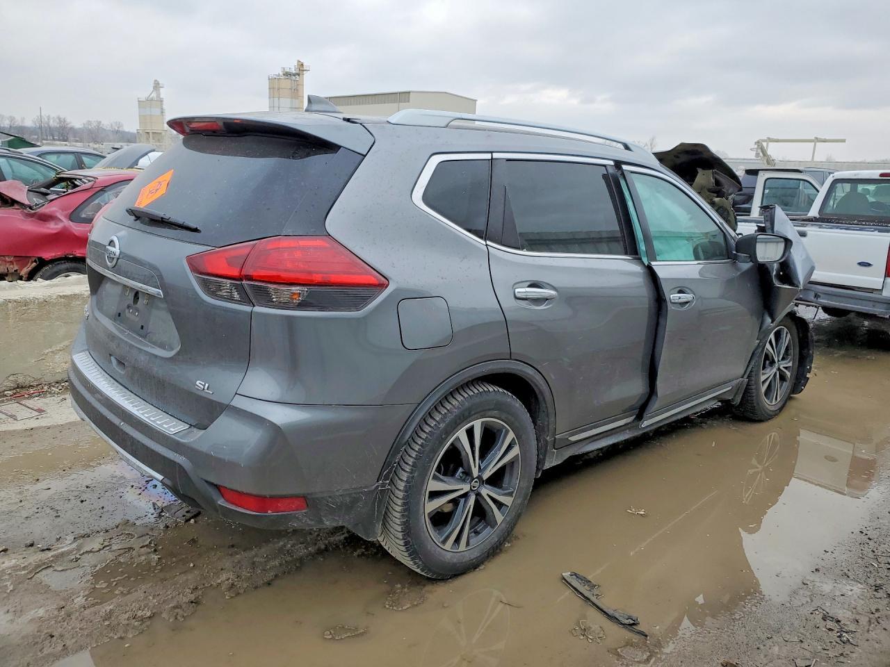 2017 NISSAN ROGUE