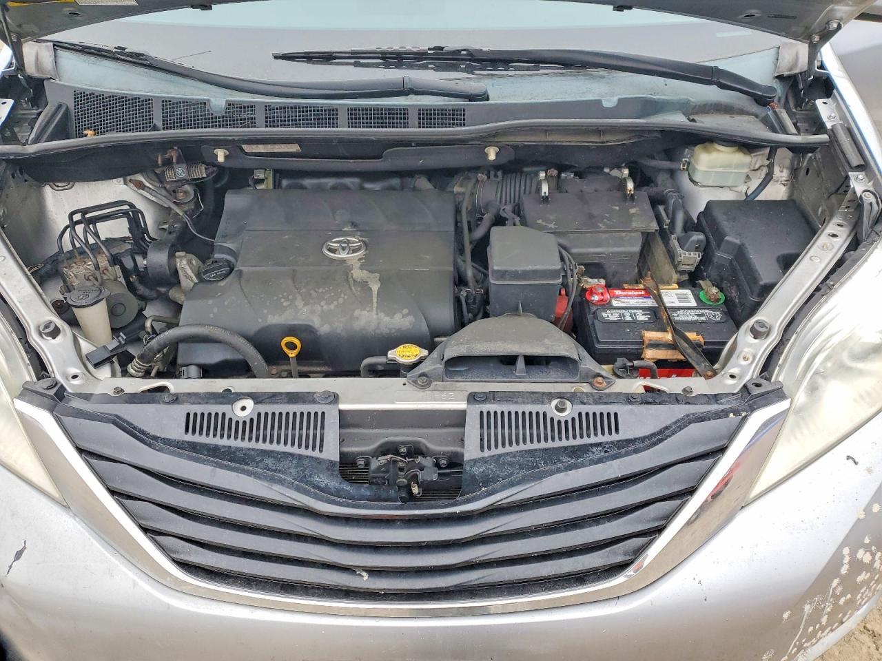 2012 TOYOTA SIENNA