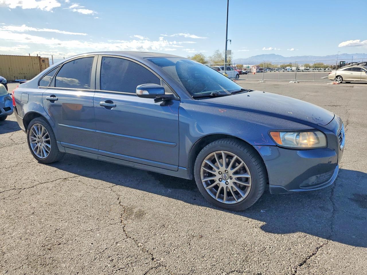 2009 VOLVO S40