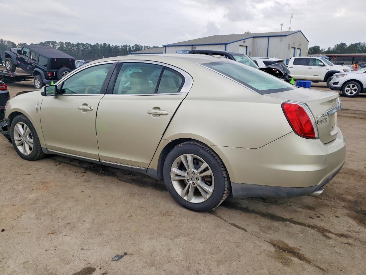 2010 LINCOLN MKS