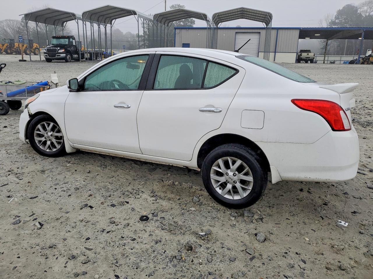 2018 NISSAN VERSA