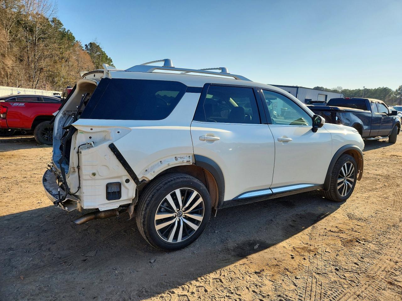 2024 NISSAN PATHFINDER