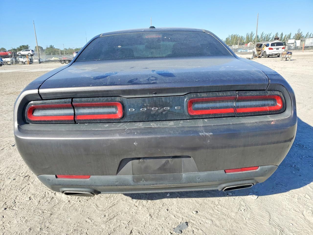 2015 DODGE Challenger