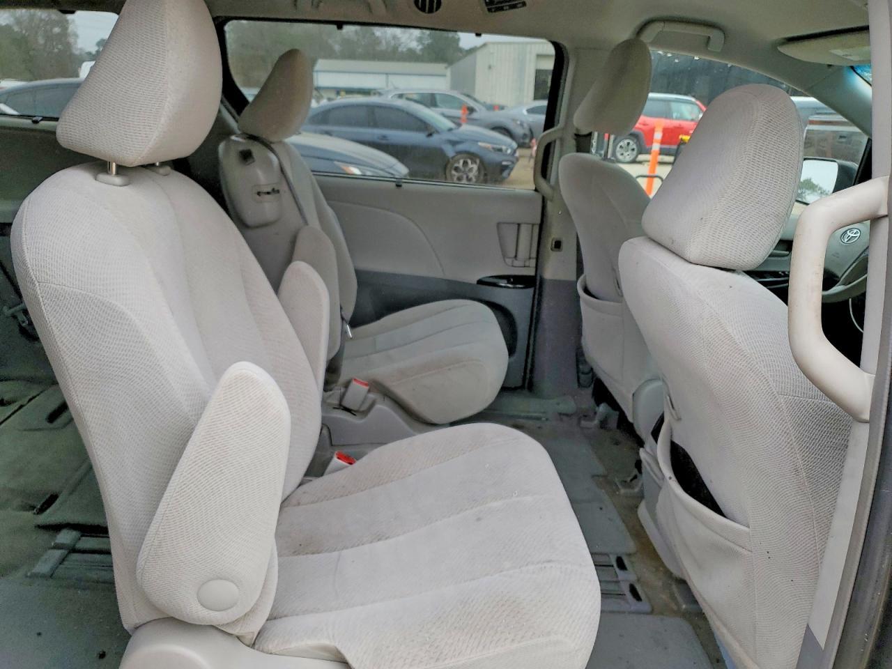 2014 TOYOTA SIENNA