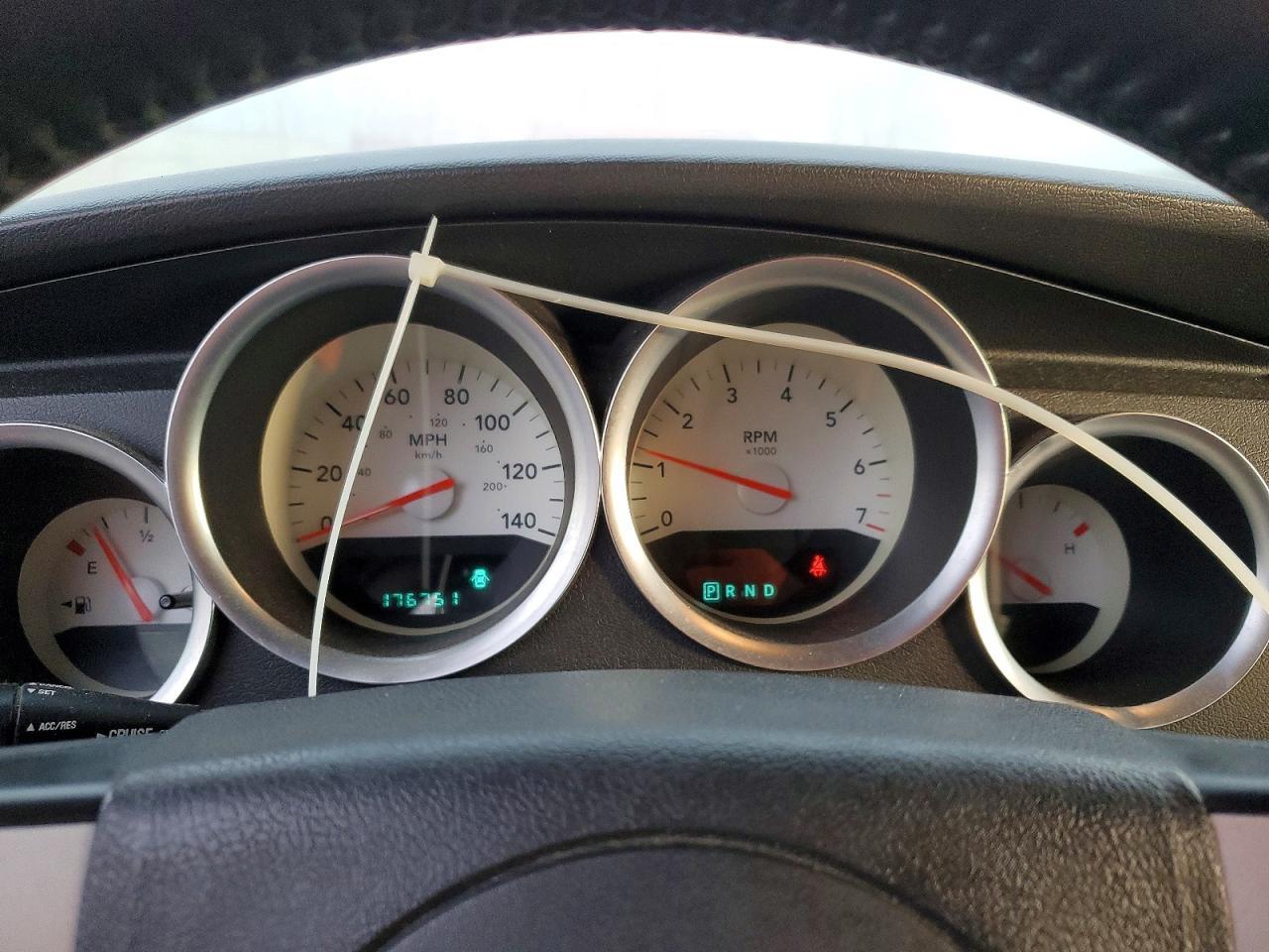 2005 DODGE MAGNUM