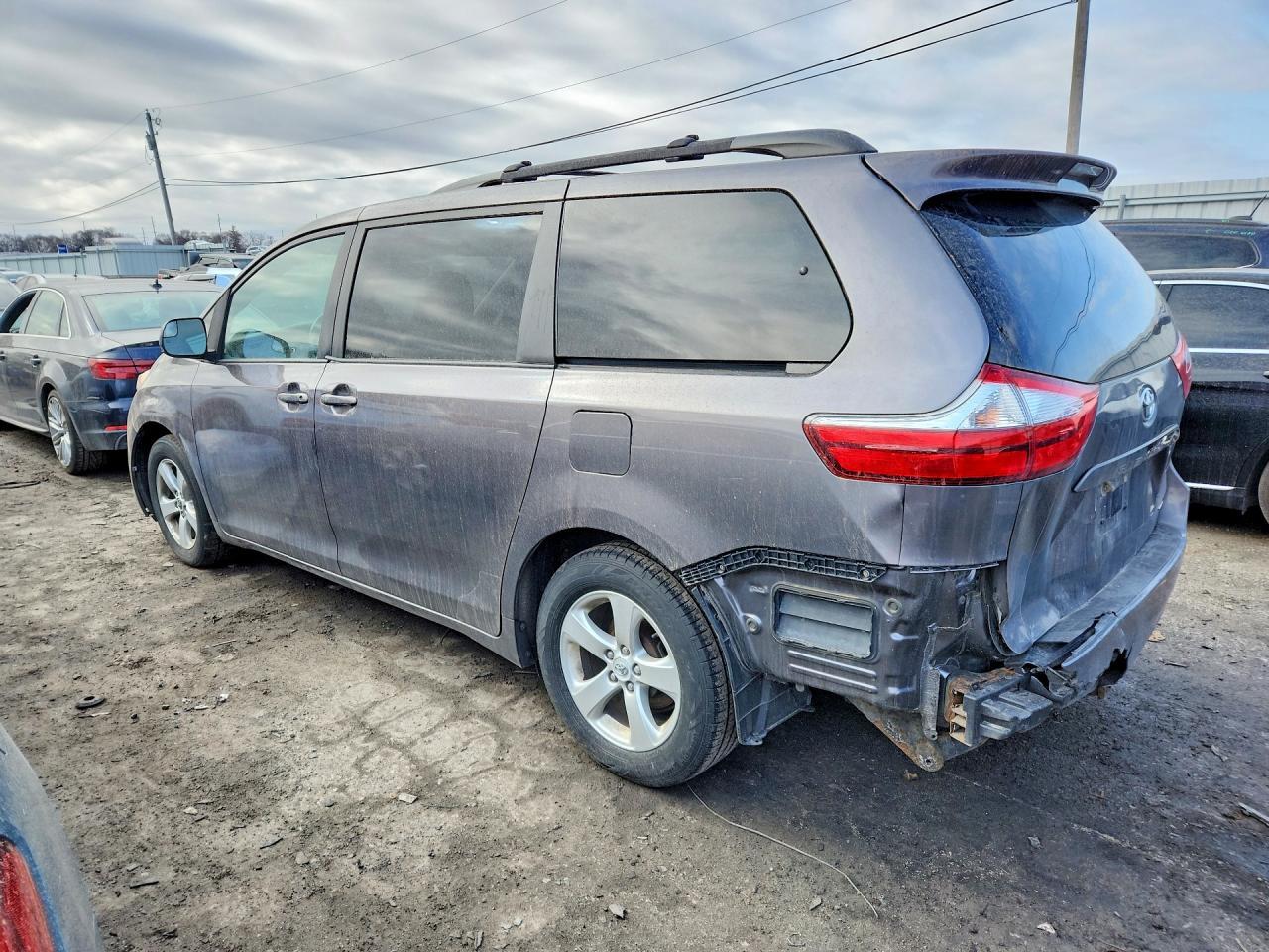 2015 TOYOTA SIENNA