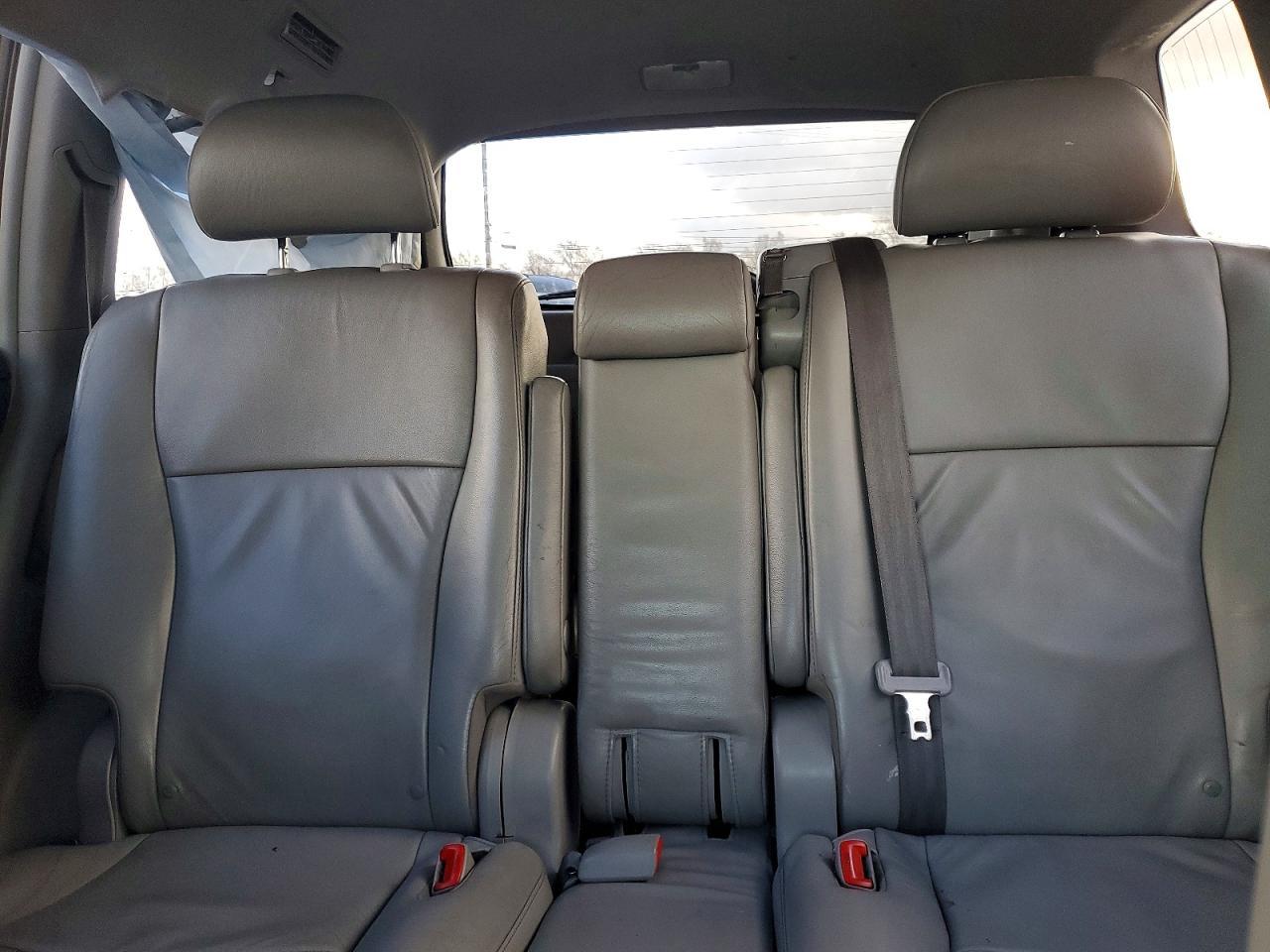 2011 TOYOTA HIGHLANDER