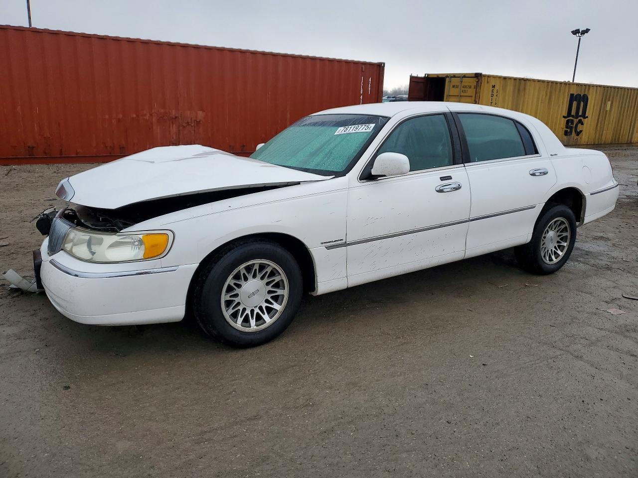 2000 LINCOLN Town Car