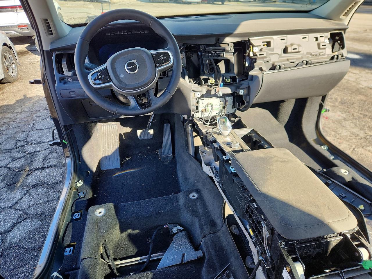 2025 VOLVO XC90