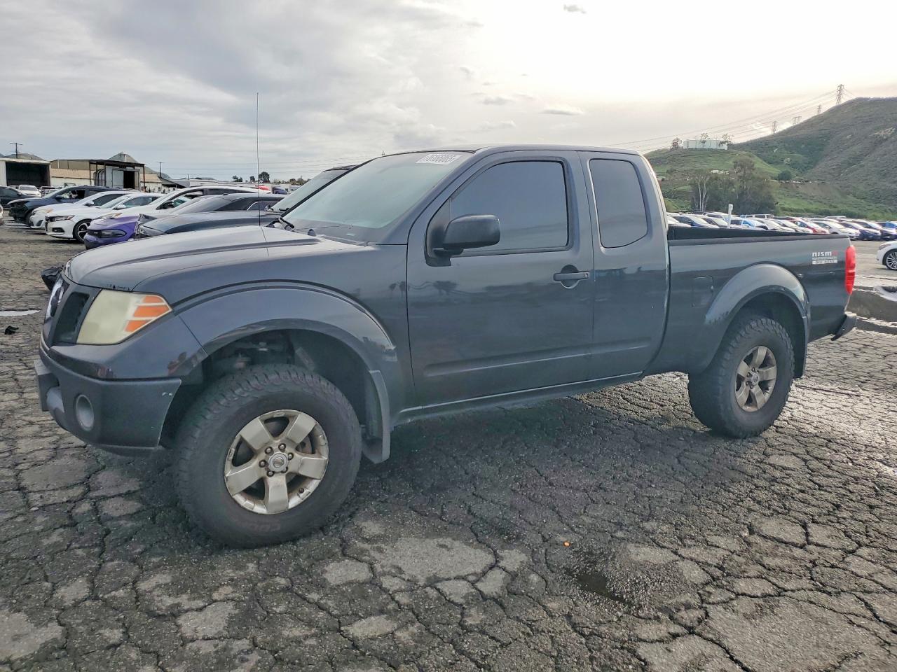2011 NISSAN Frontier
