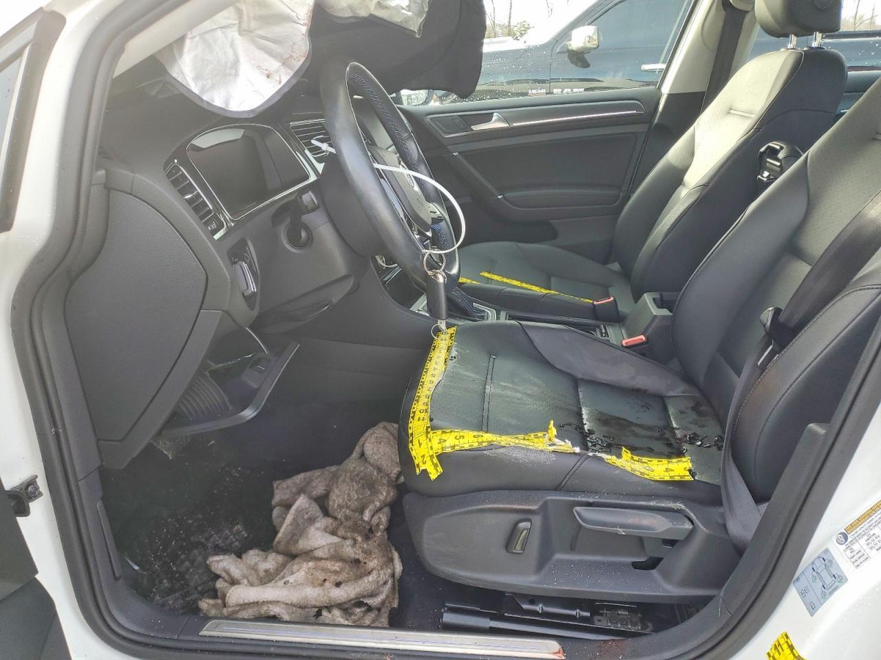 2019 VOLKSWAGEN e-Golf