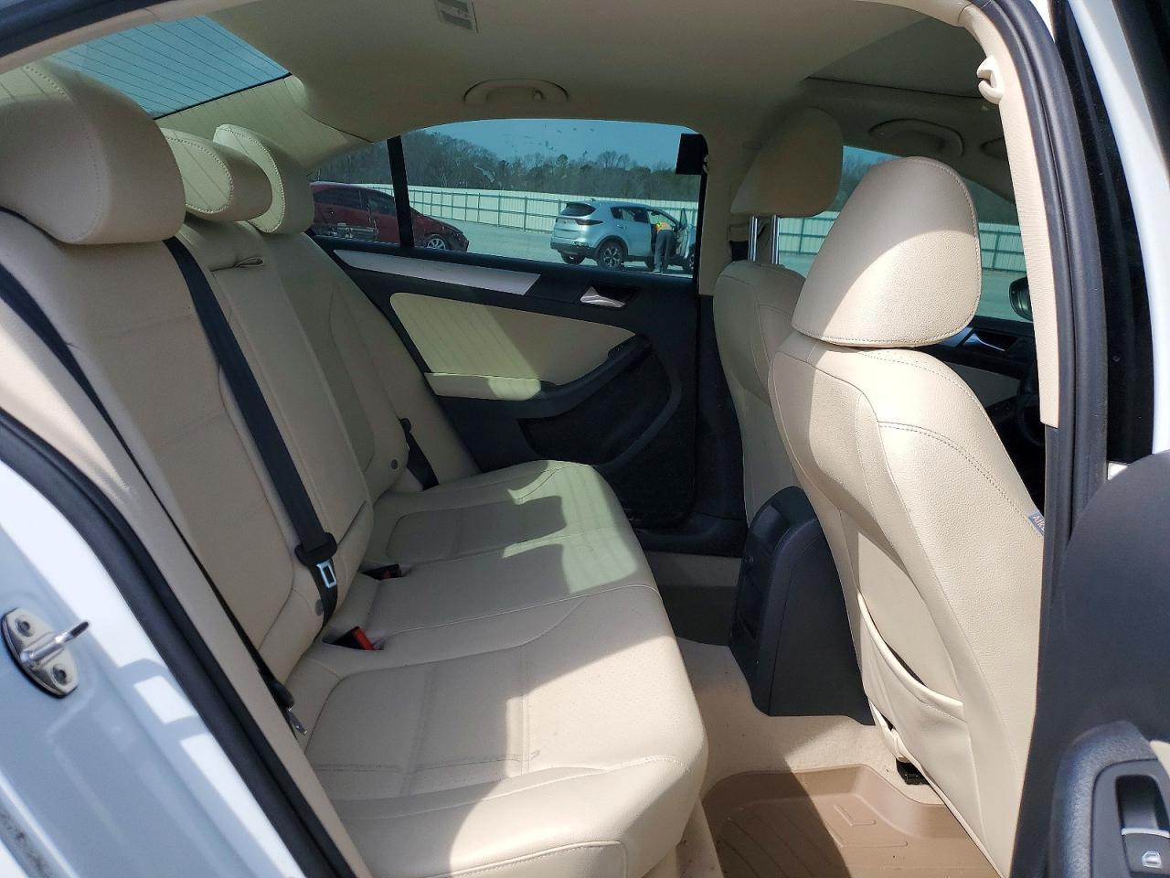 2016 VOLKSWAGEN JETTA