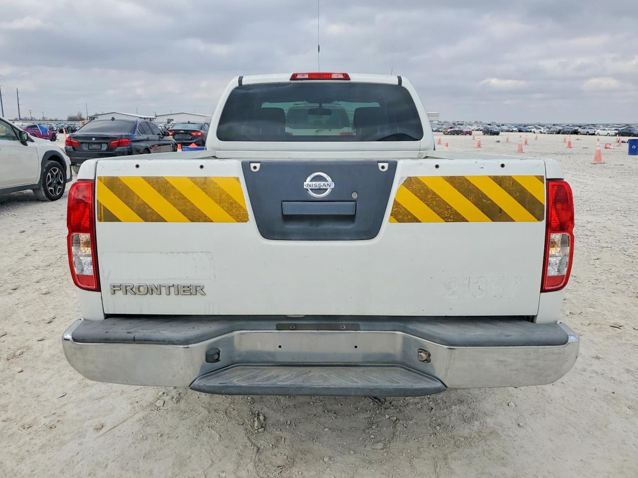 2015 NISSAN Frontier