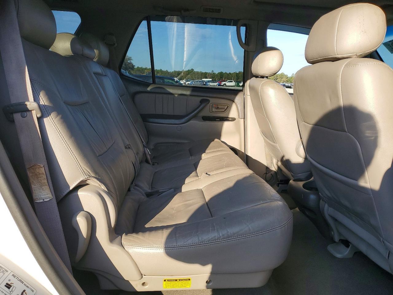 2002 TOYOTA Sequoia