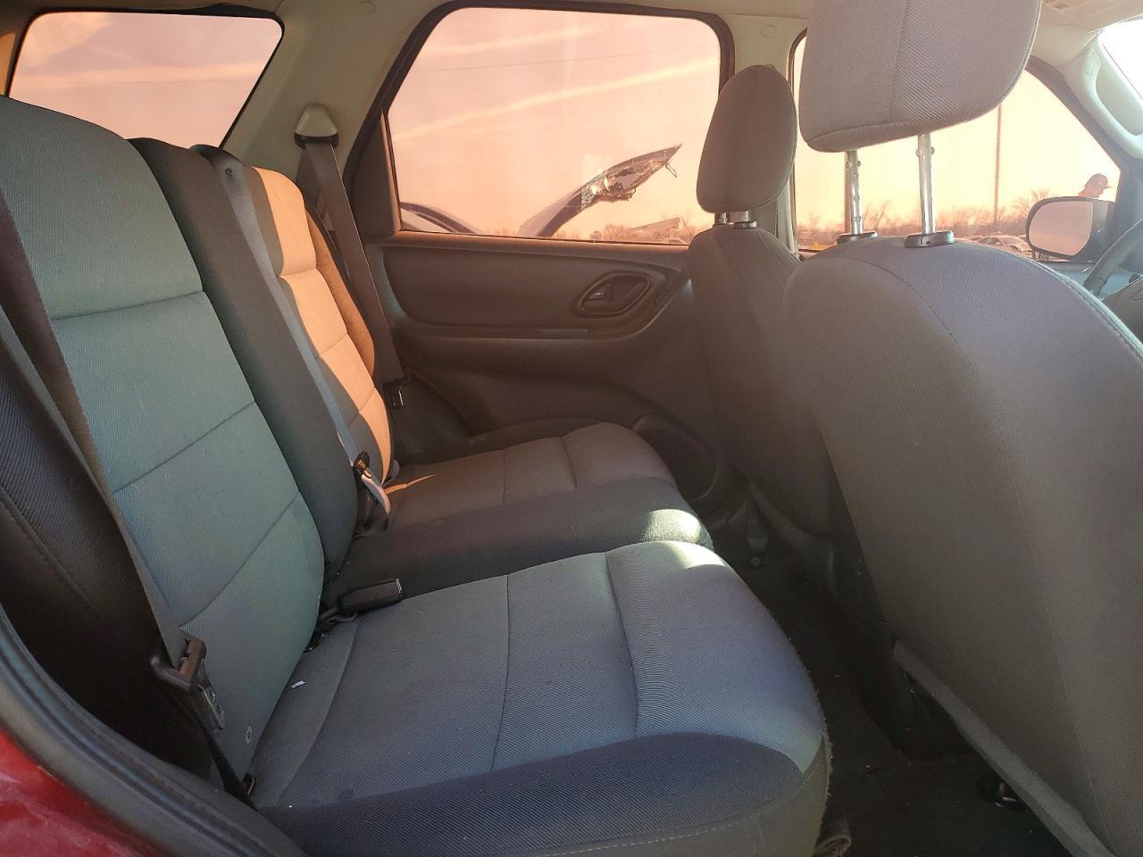 2005 FORD ESCAPE