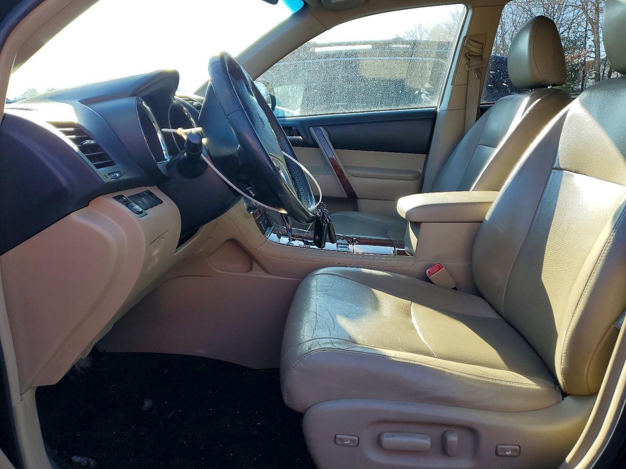 2013 TOYOTA HIGHLANDER