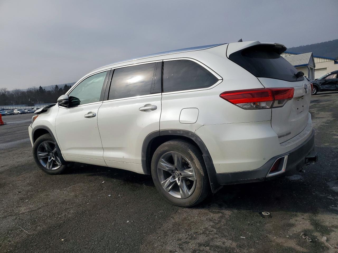2018 TOYOTA HIGHLANDER