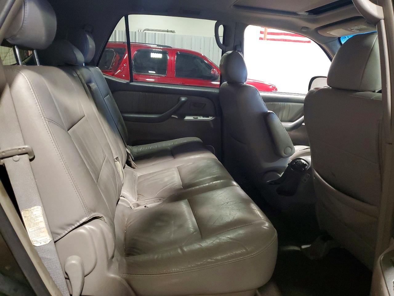 2006 TOYOTA Sequoia