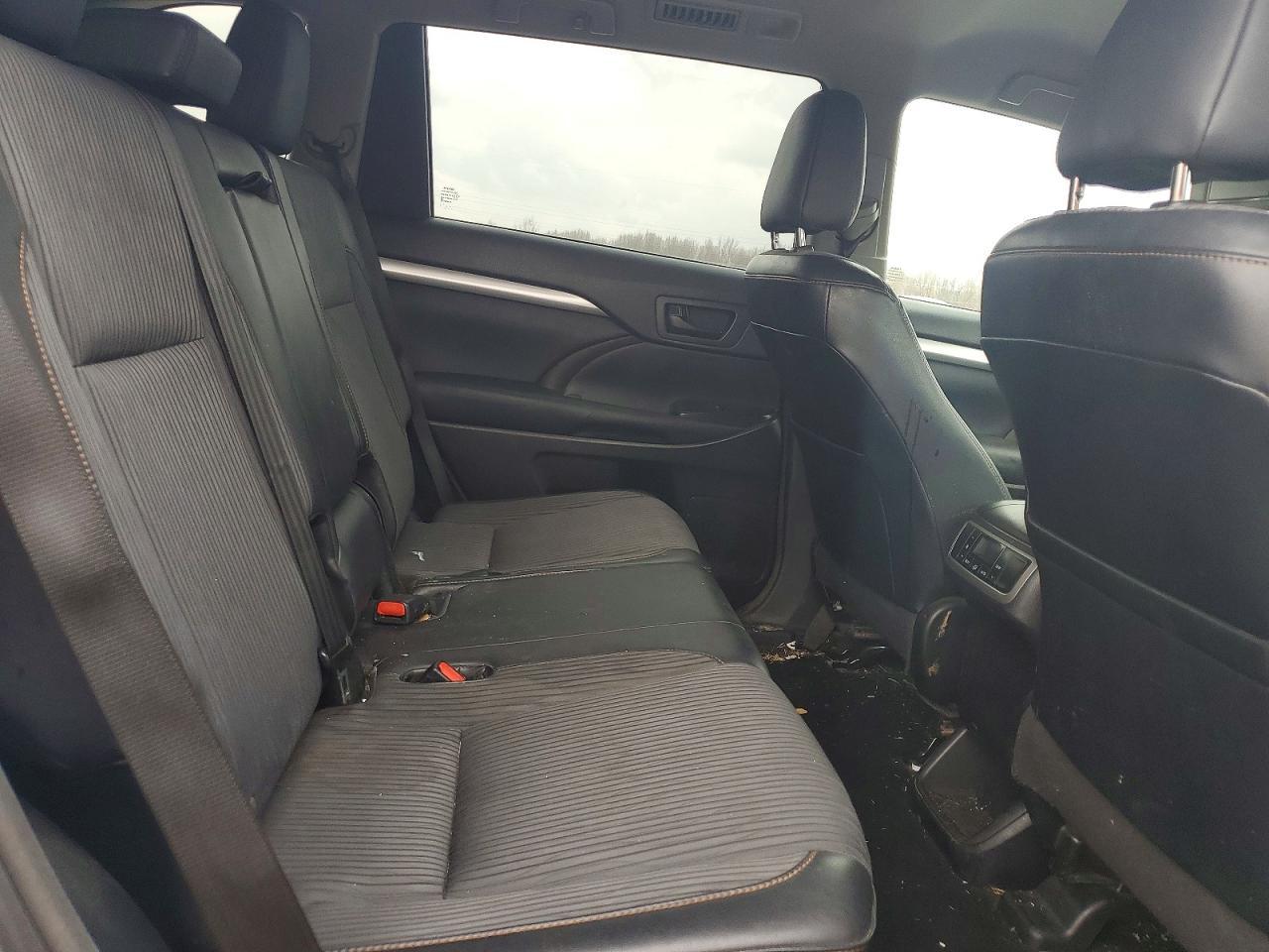 2015 TOYOTA HIGHLANDER