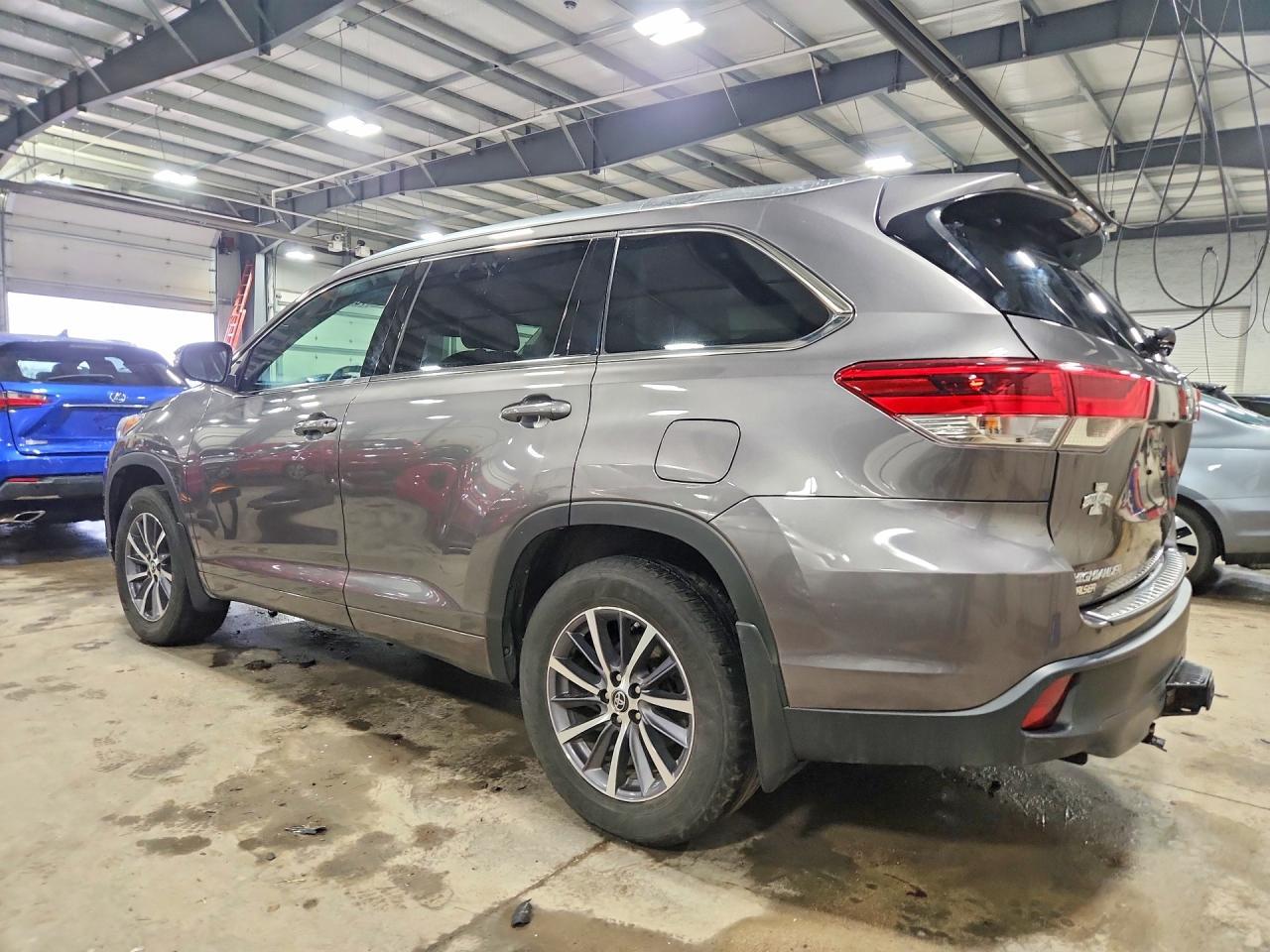 2018 TOYOTA HIGHLANDER