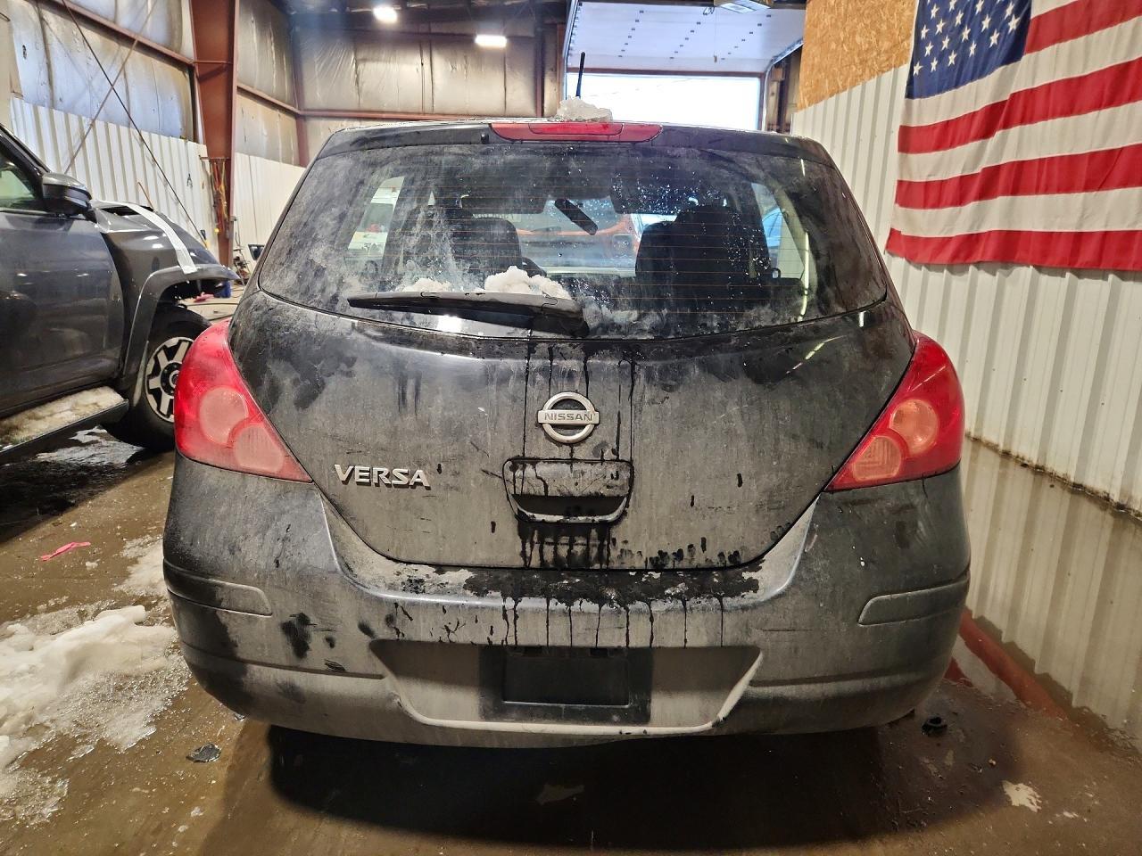 2011 NISSAN VERSA