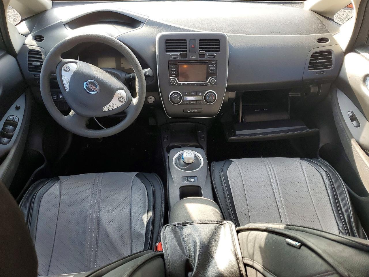 2017 NISSAN LEAF