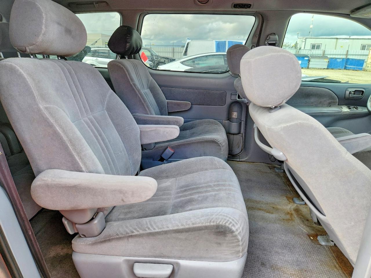 2003 TOYOTA SIENNA