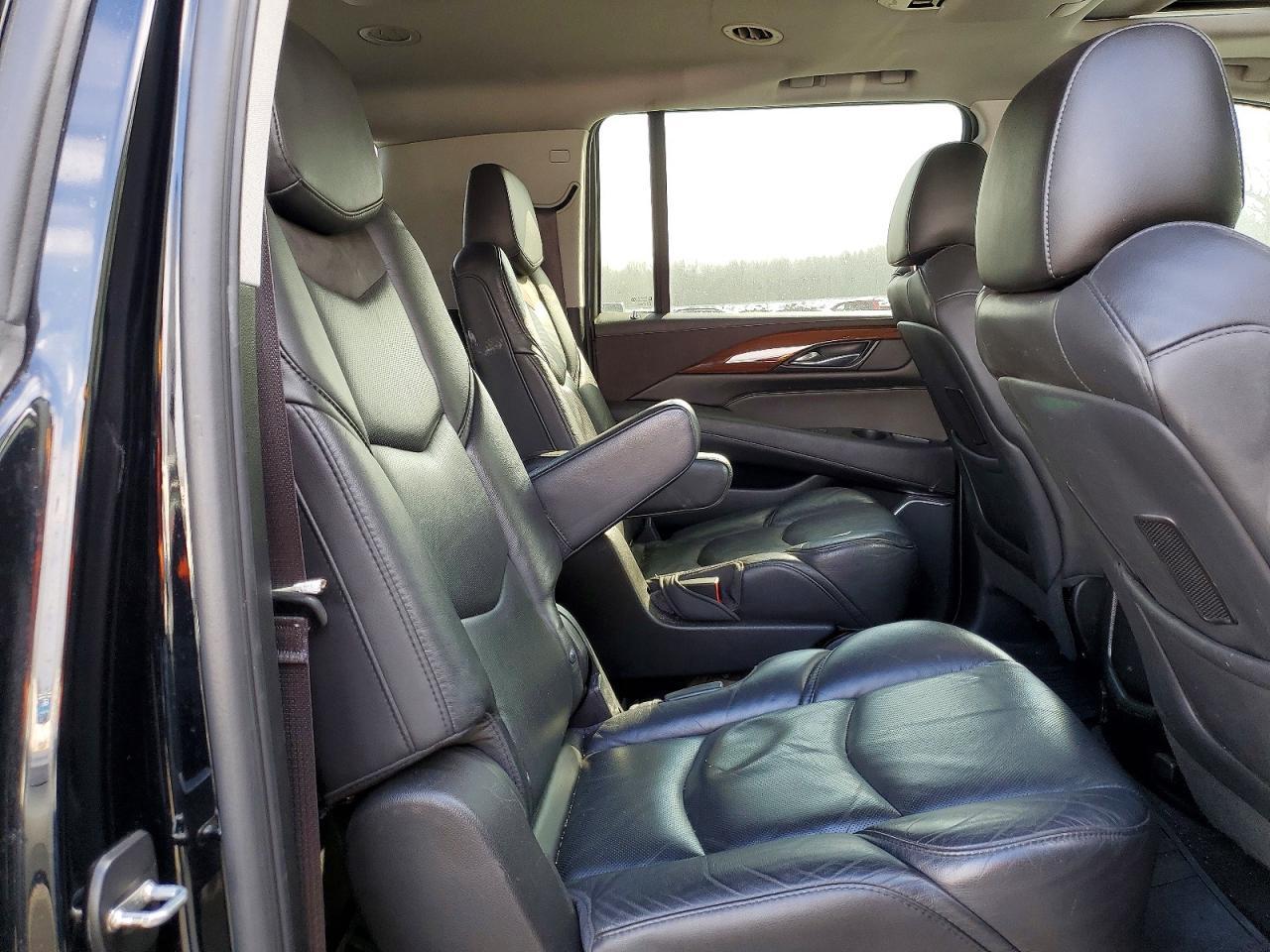 2017 CADILLAC Escalade ESV