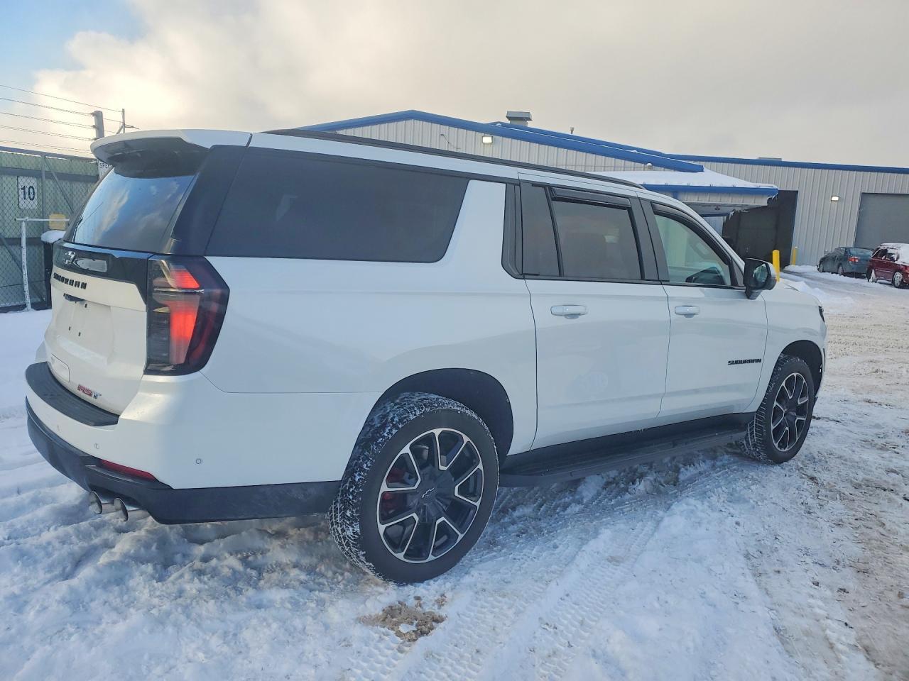 2025 CHEVROLET Suburban