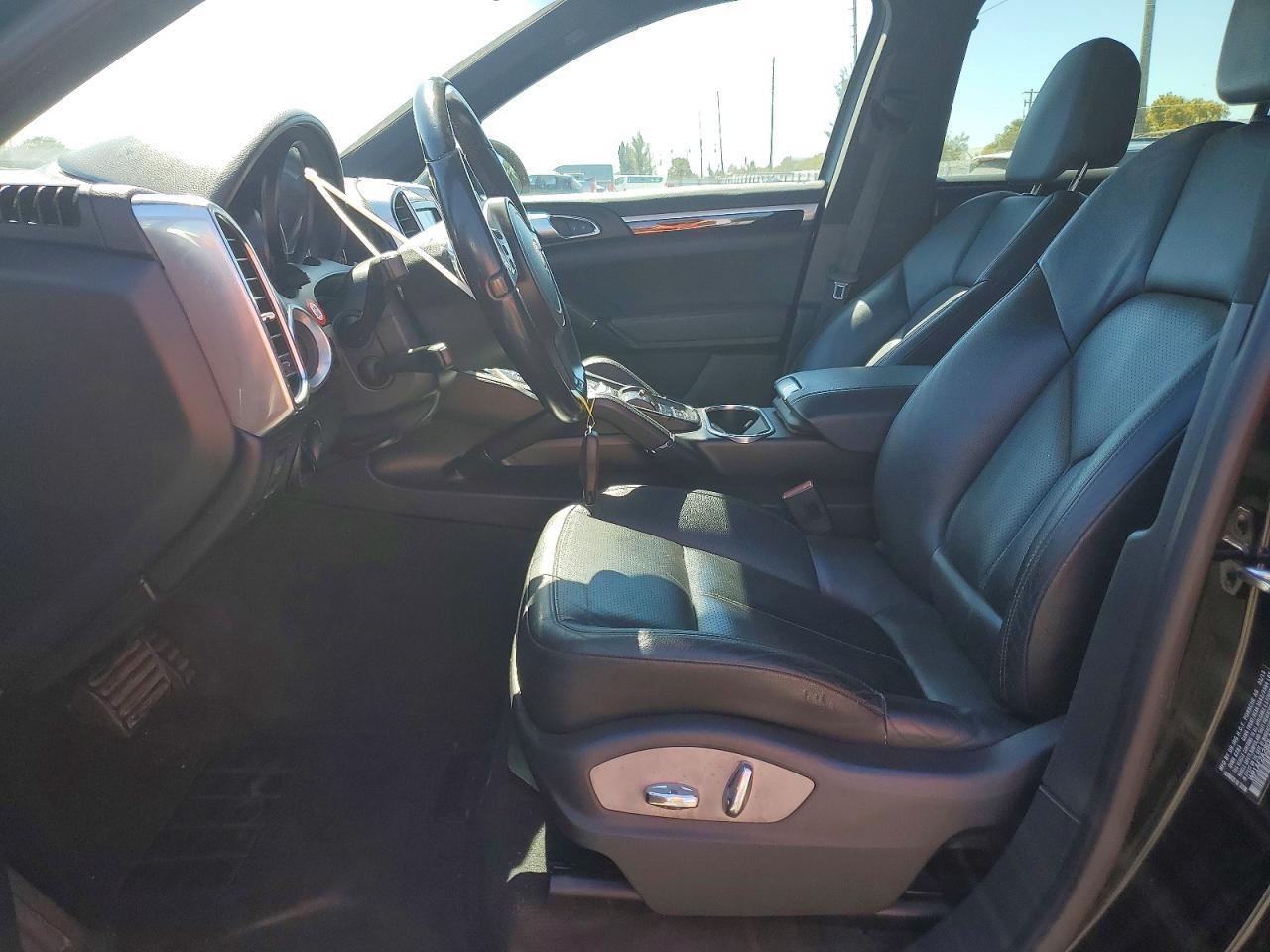 2013 PORSCHE CAYENNE