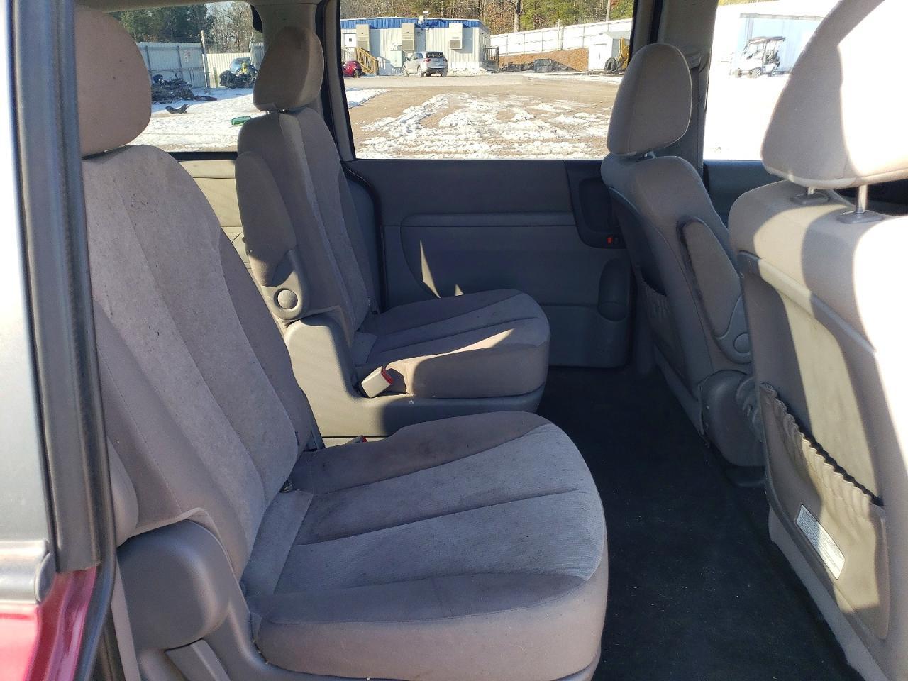 2011 KIA SEDONA