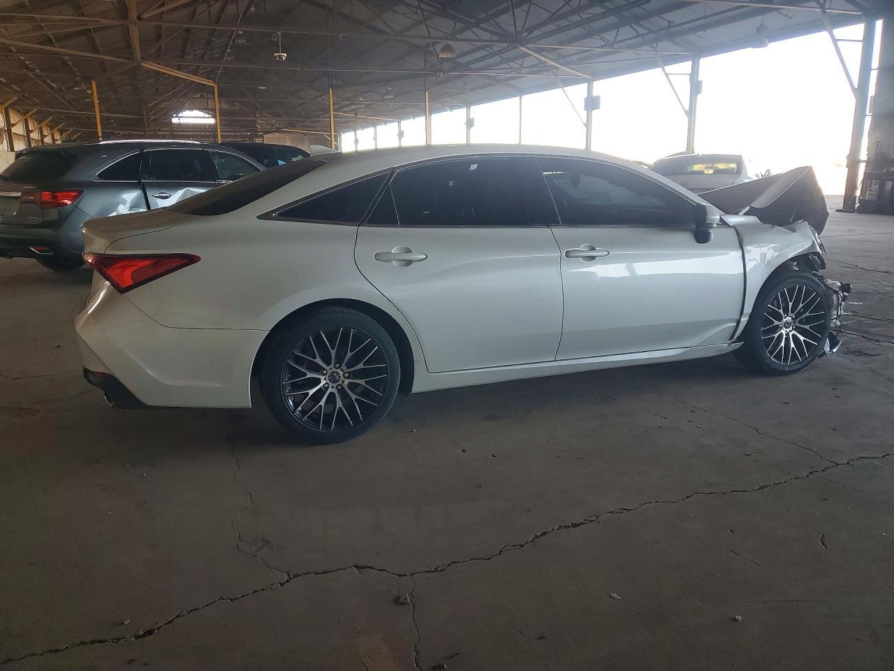 2019 TOYOTA Avalon