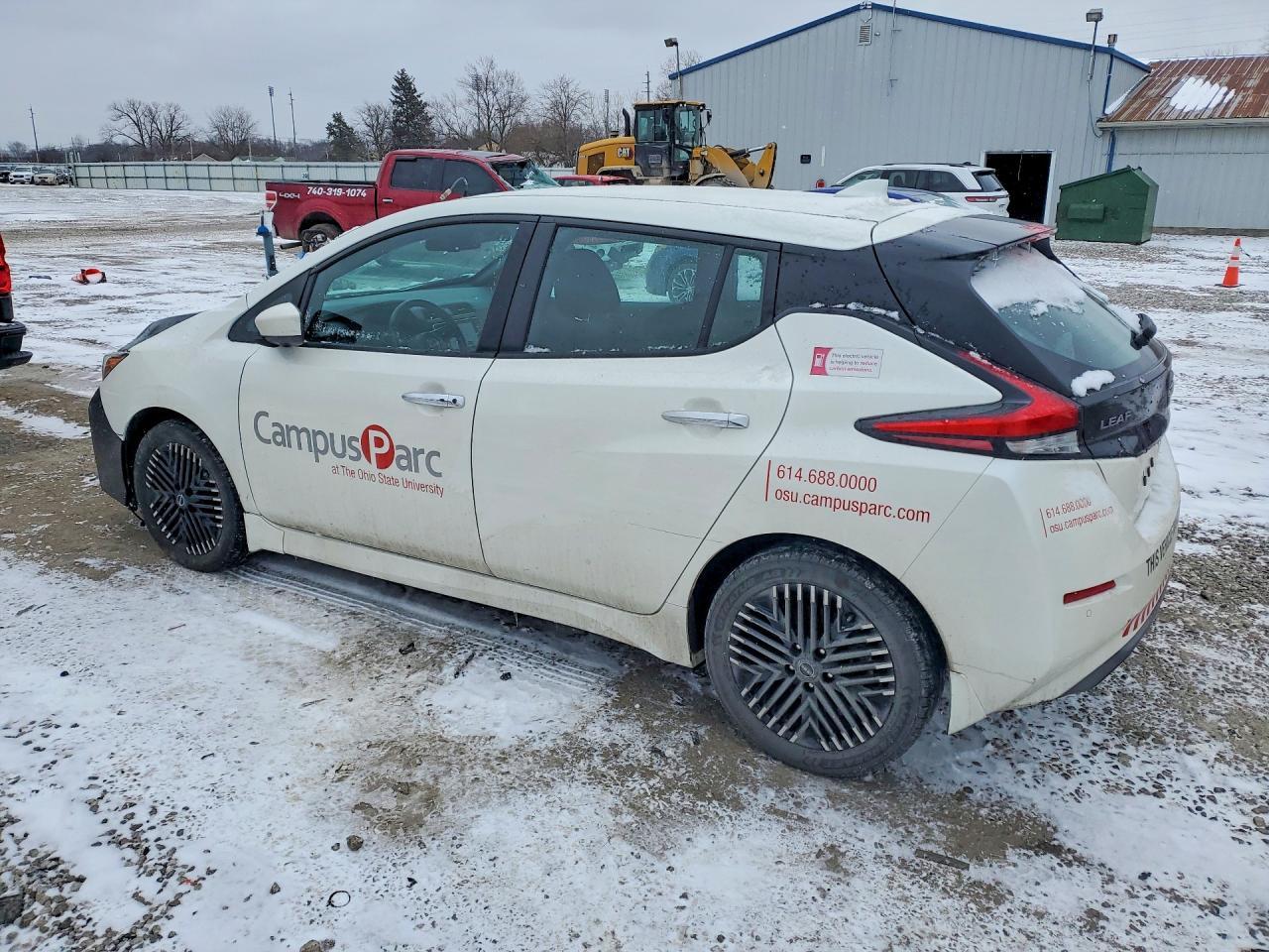 2023 NISSAN LEAF