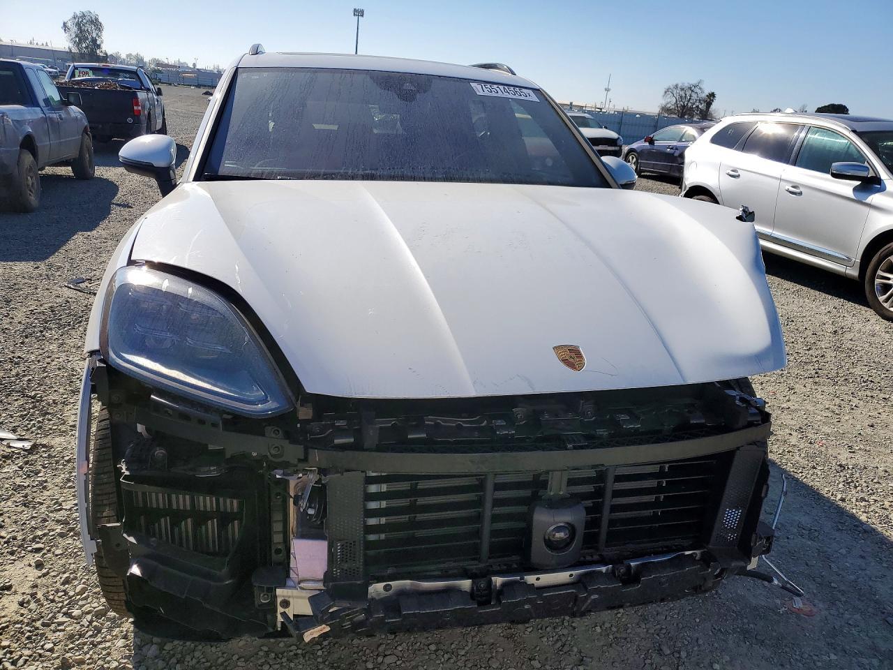 2025 PORSCHE CAYENNE