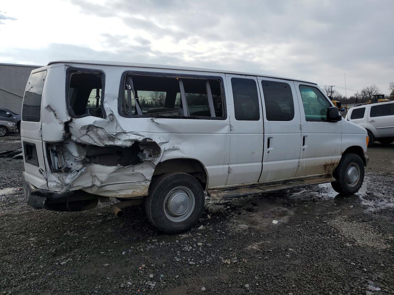 2006 FORD Econoline E350