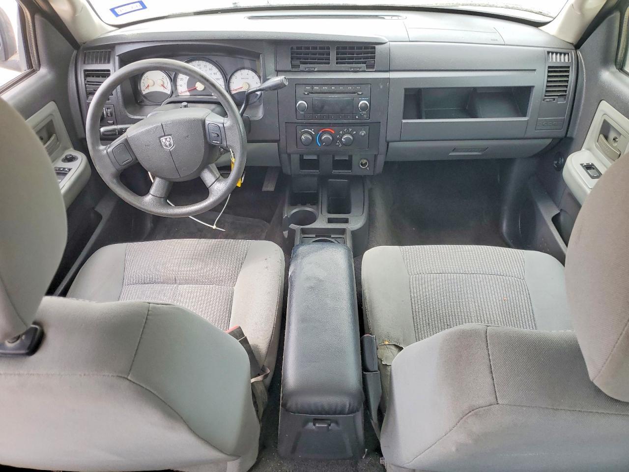 2010 DODGE Dakota