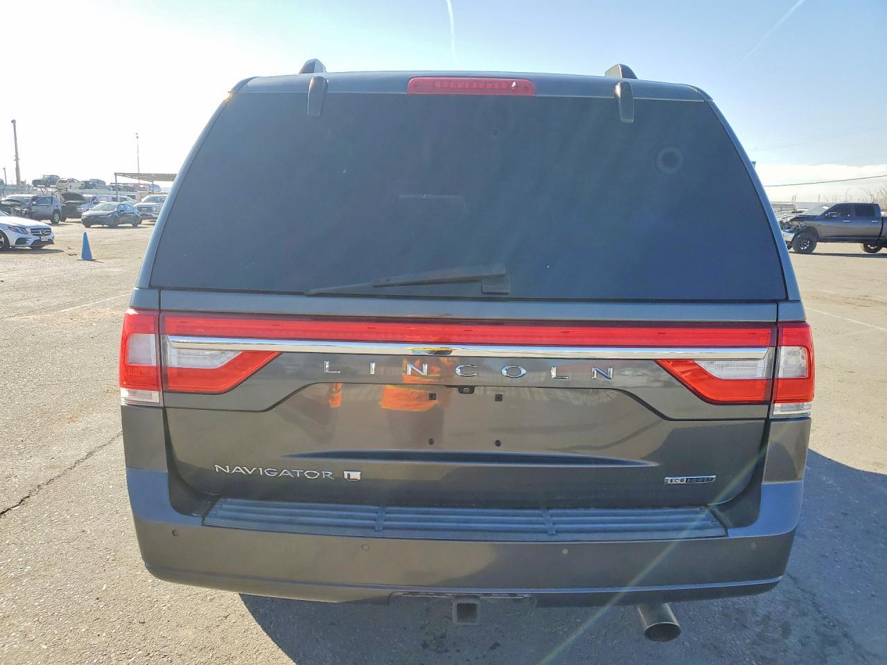 2016 LINCOLN Navigator