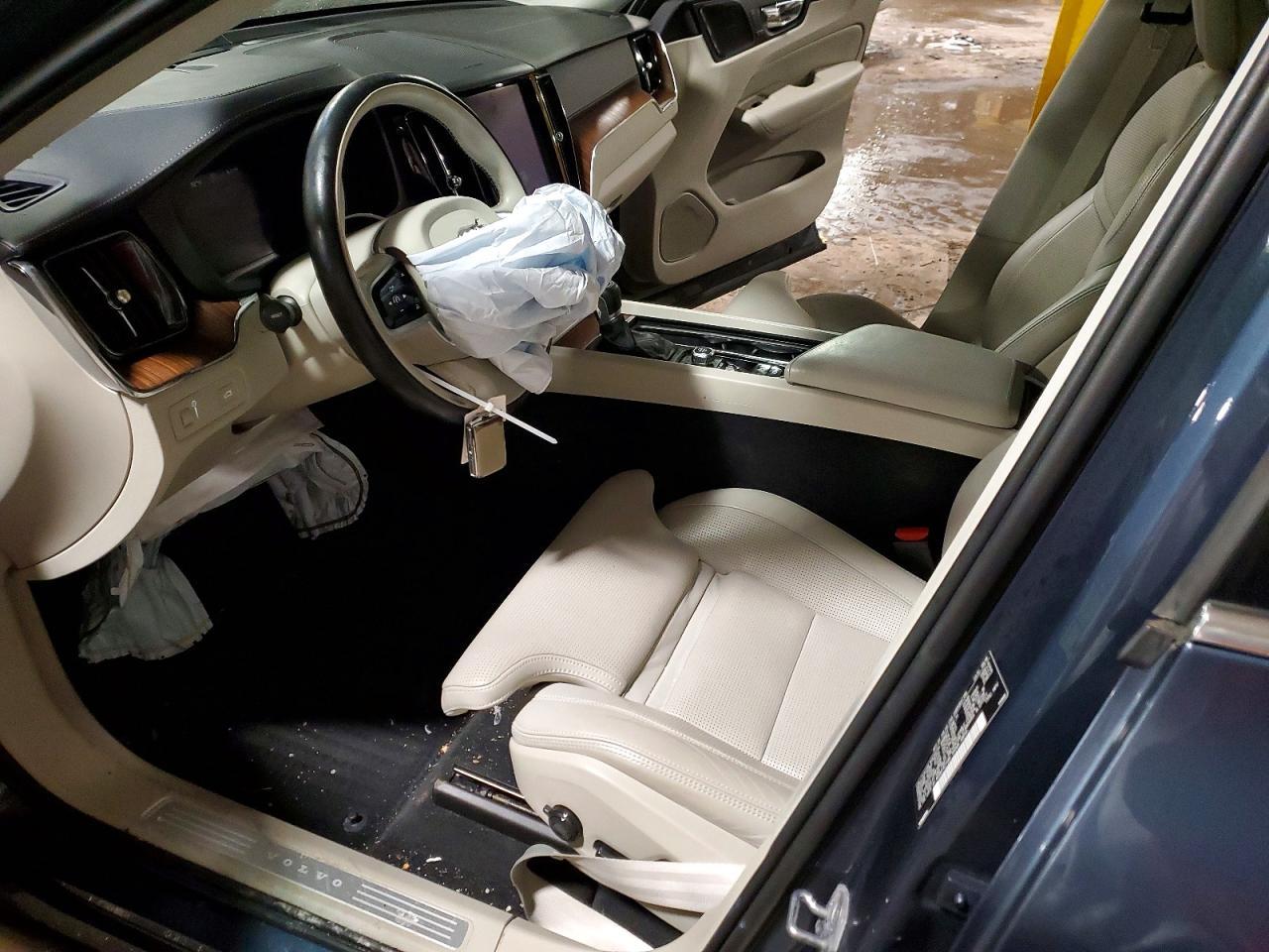 2019 VOLVO XC60