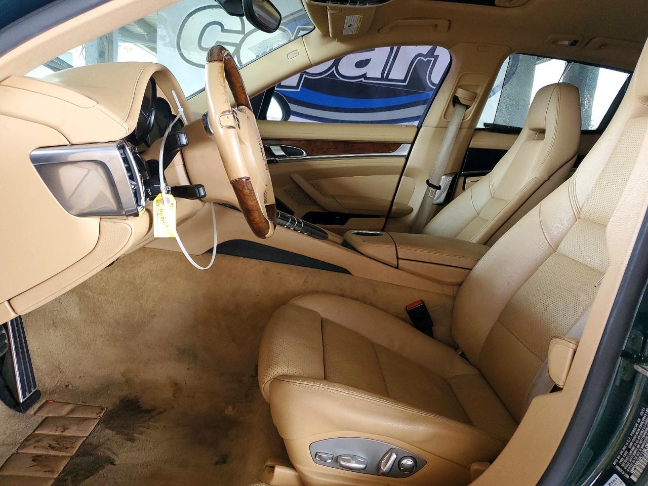 2011 PORSCHE Panamera