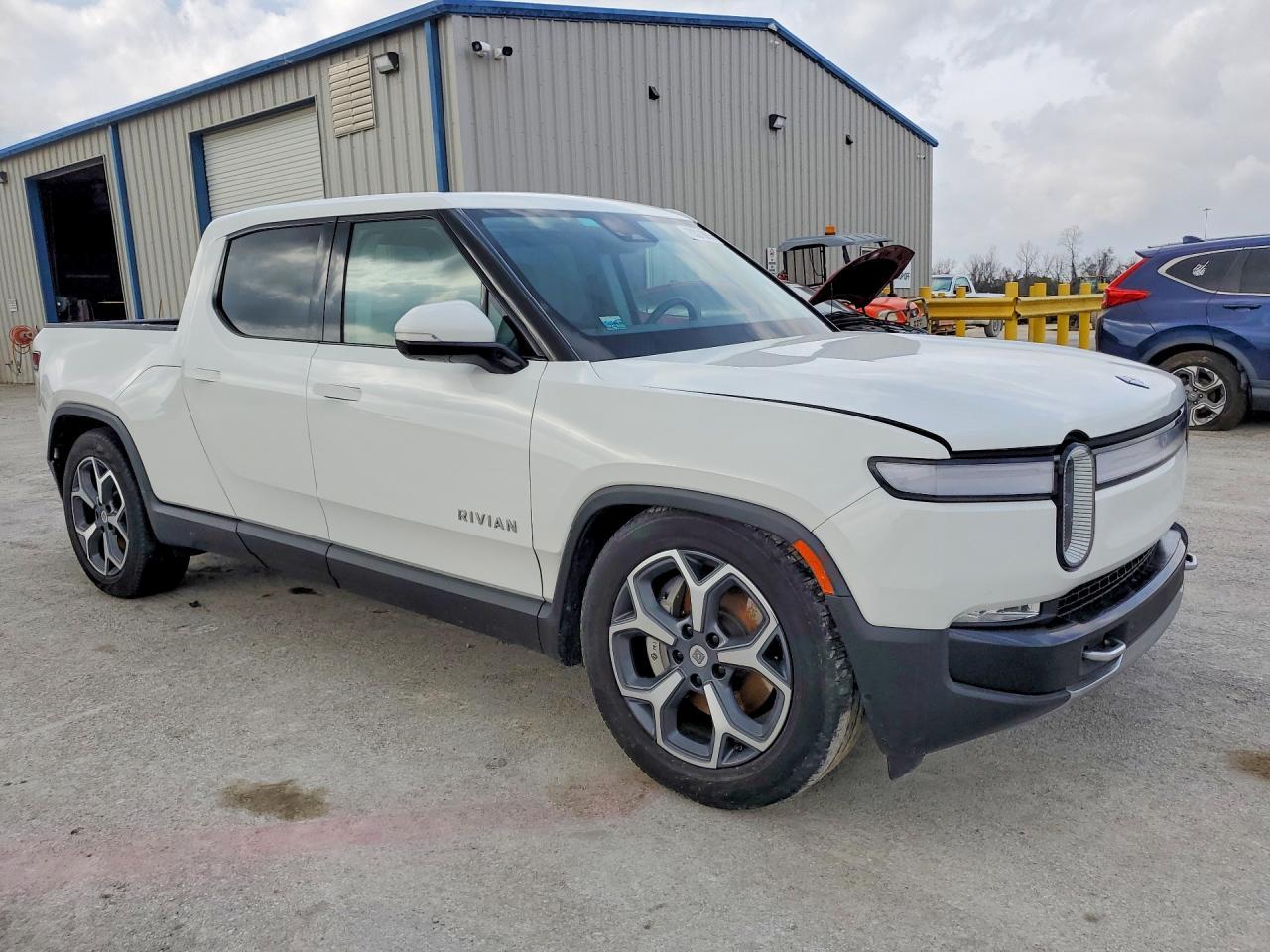 2023 RIVIAN R1t
