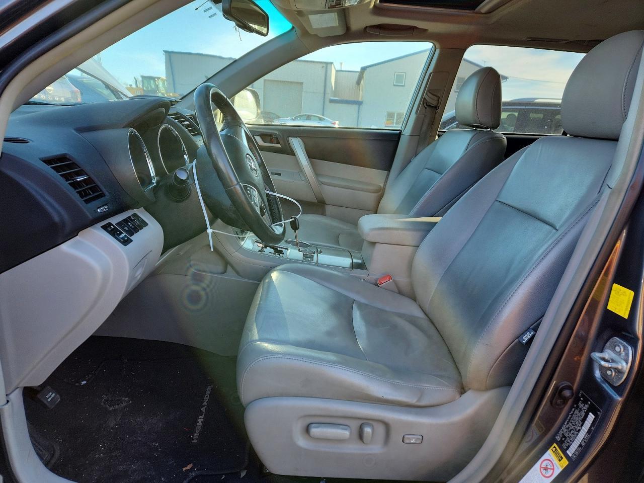 2011 TOYOTA HIGHLANDER