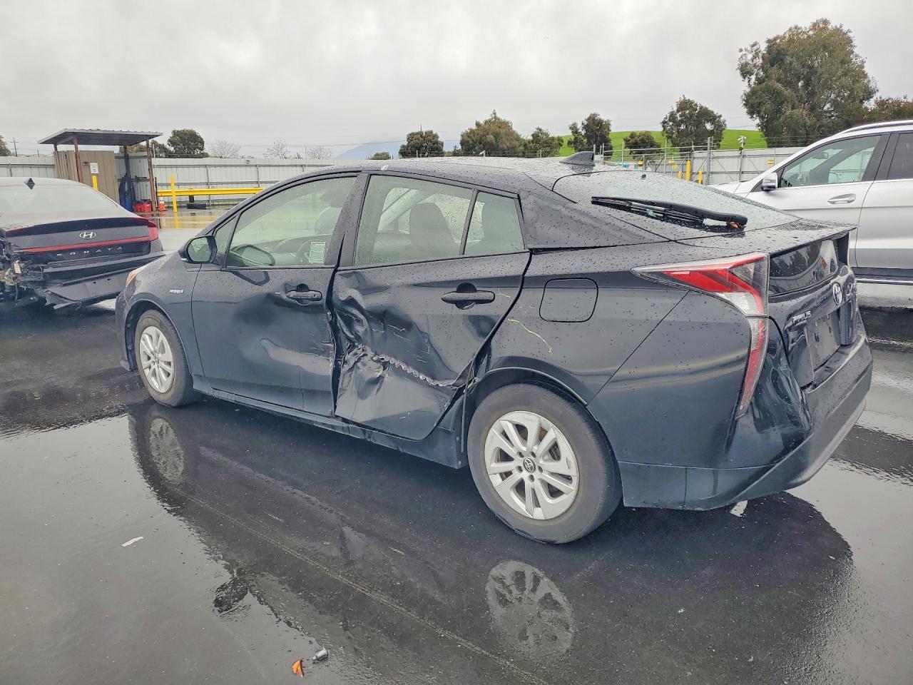 2017 TOYOTA PRIUS