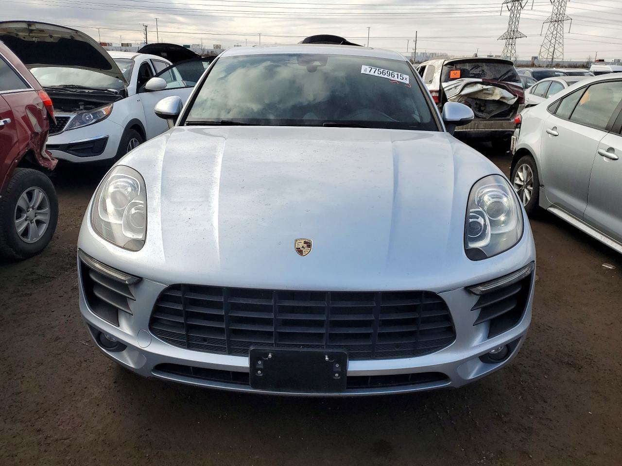 2016 PORSCHE Macan