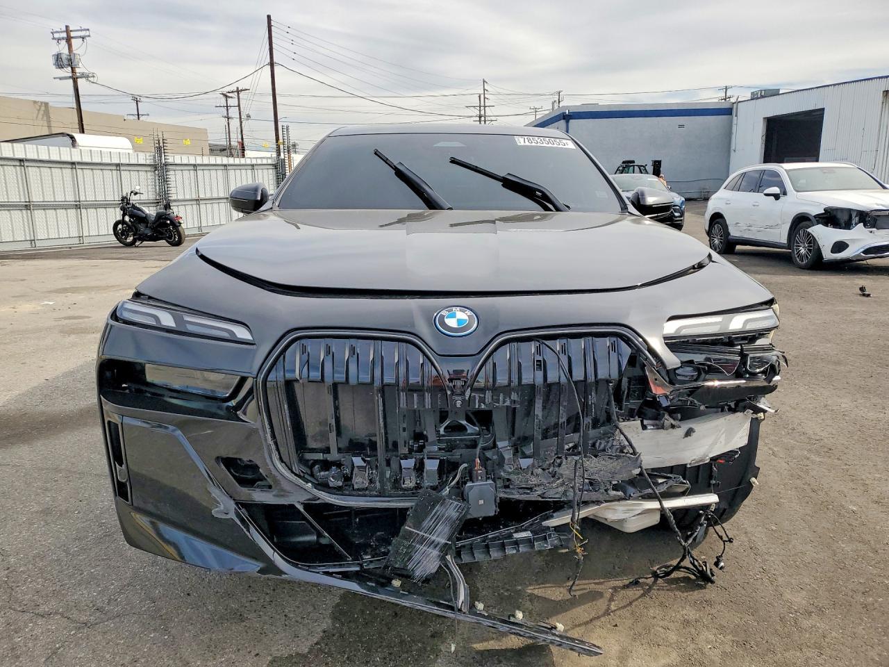 2025 BMW i7