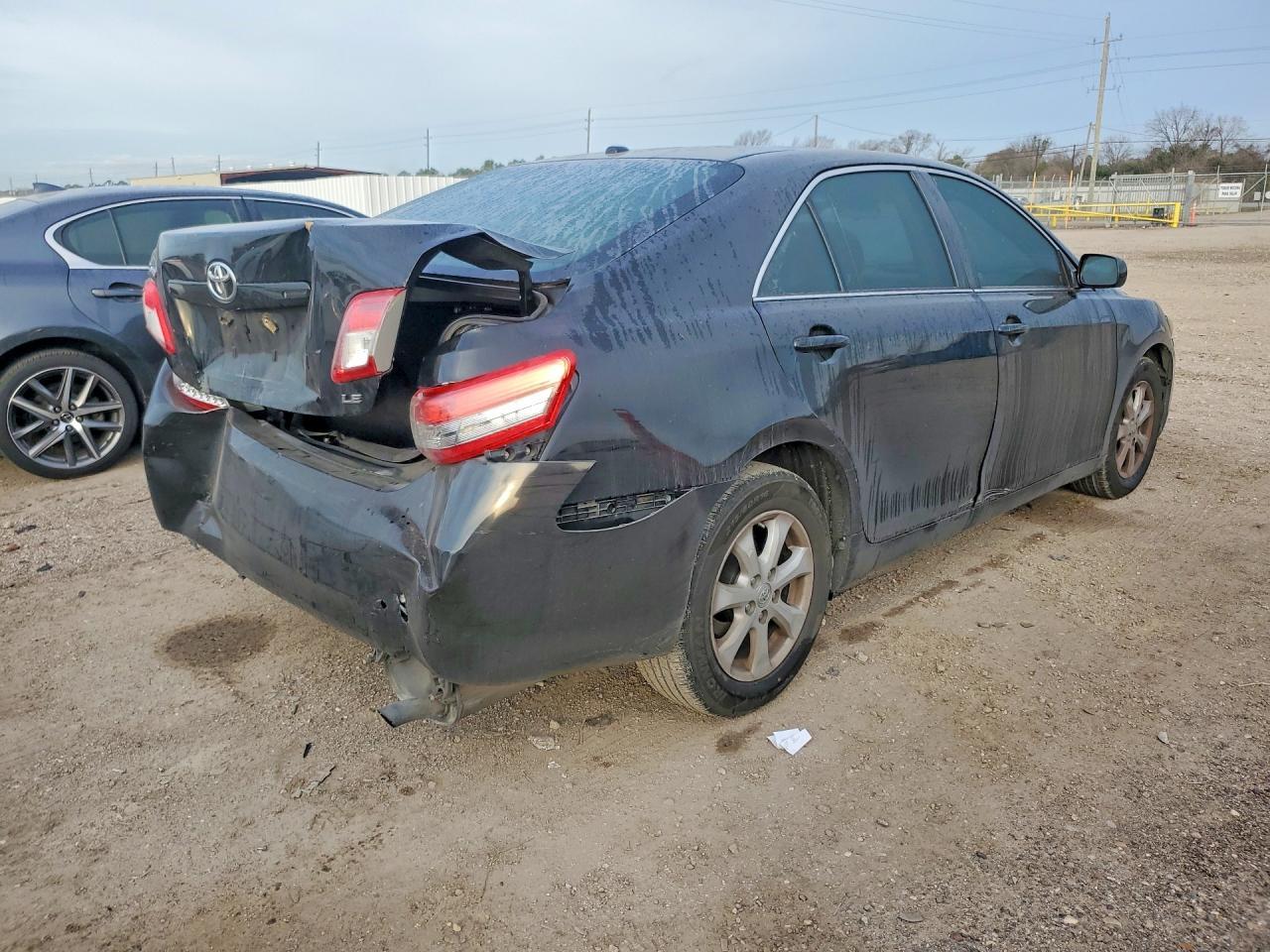 2011 TOYOTA CAMRY