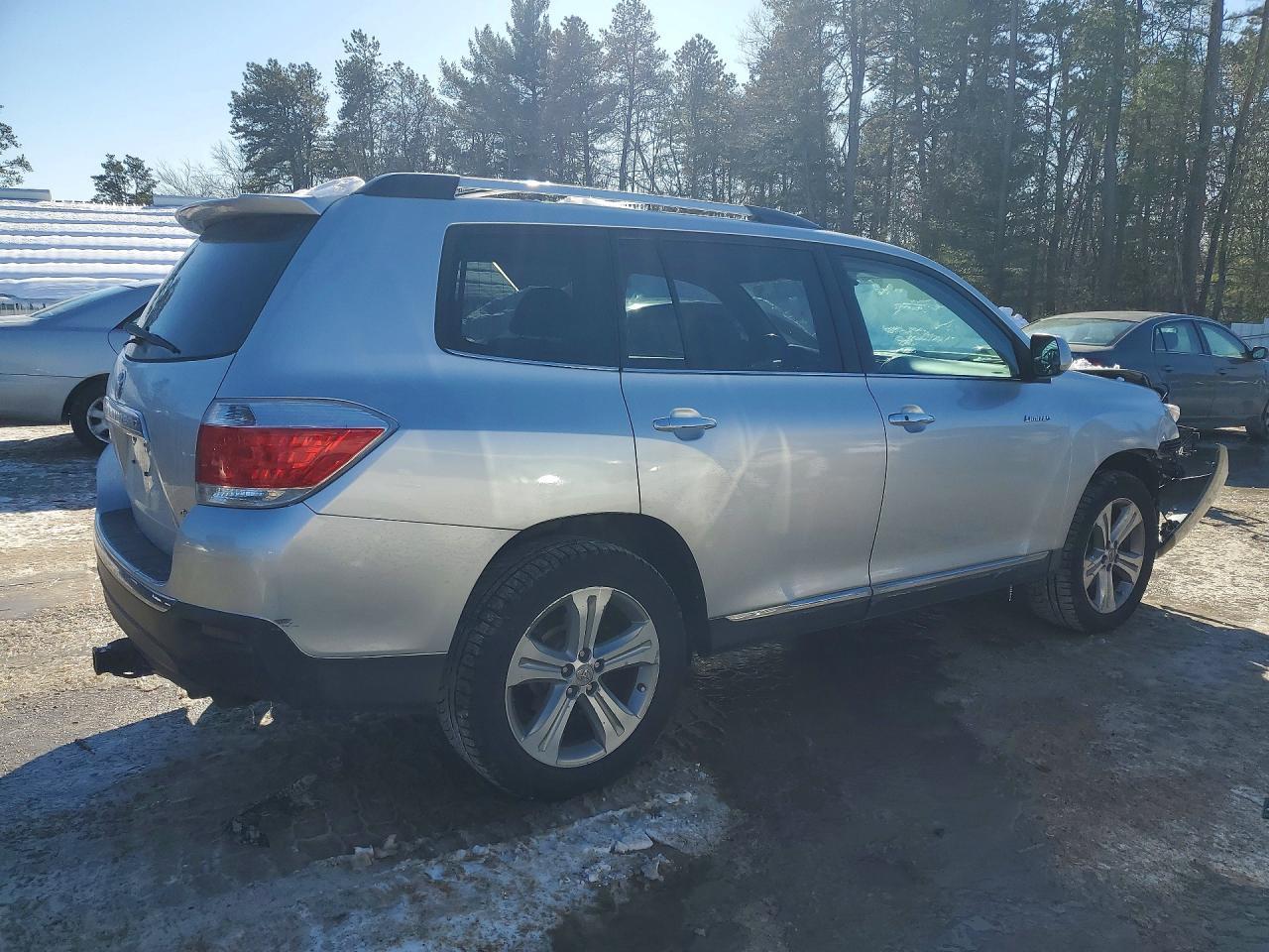 2013 TOYOTA HIGHLANDER