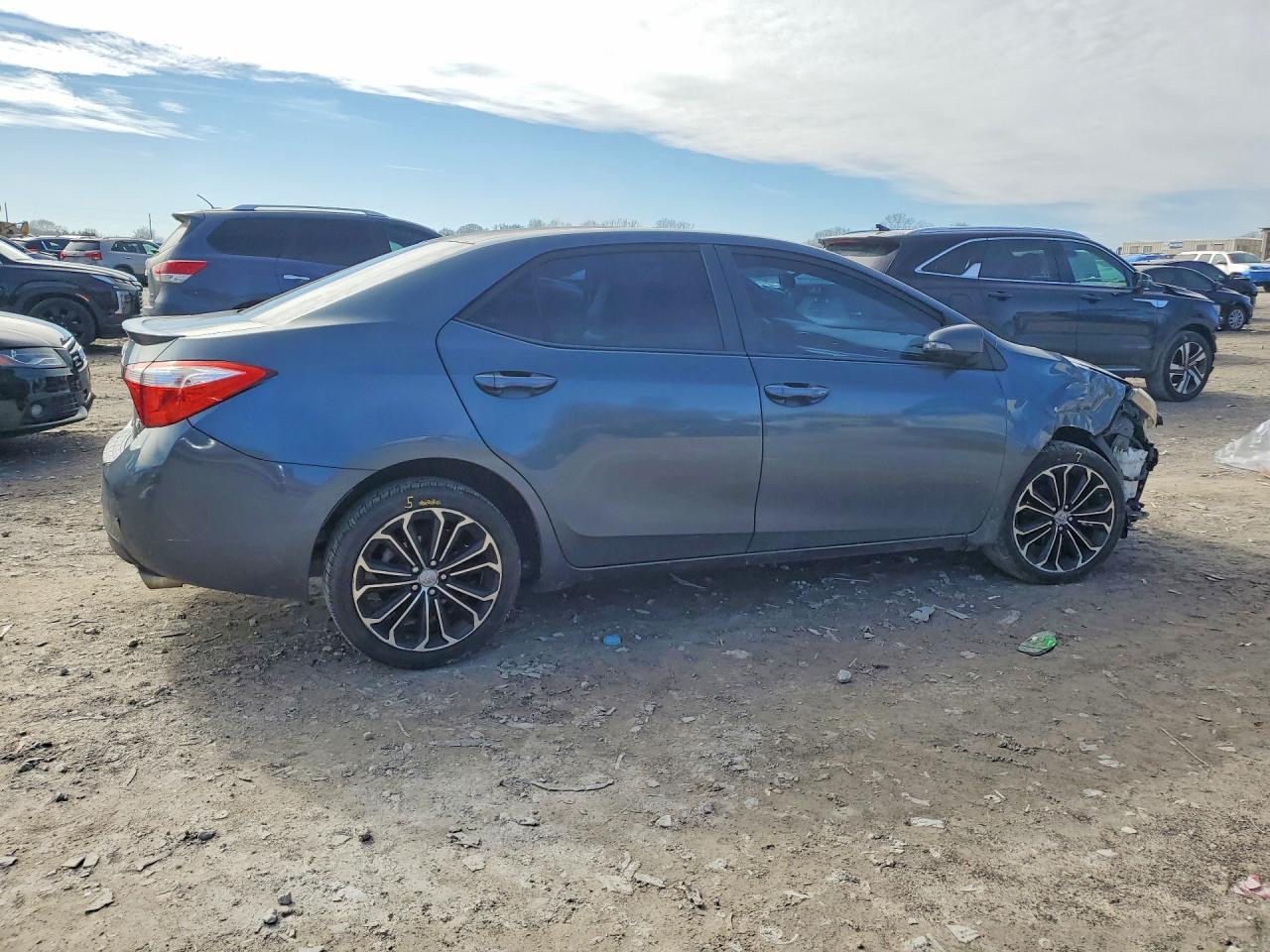 2015 TOYOTA COROLLA