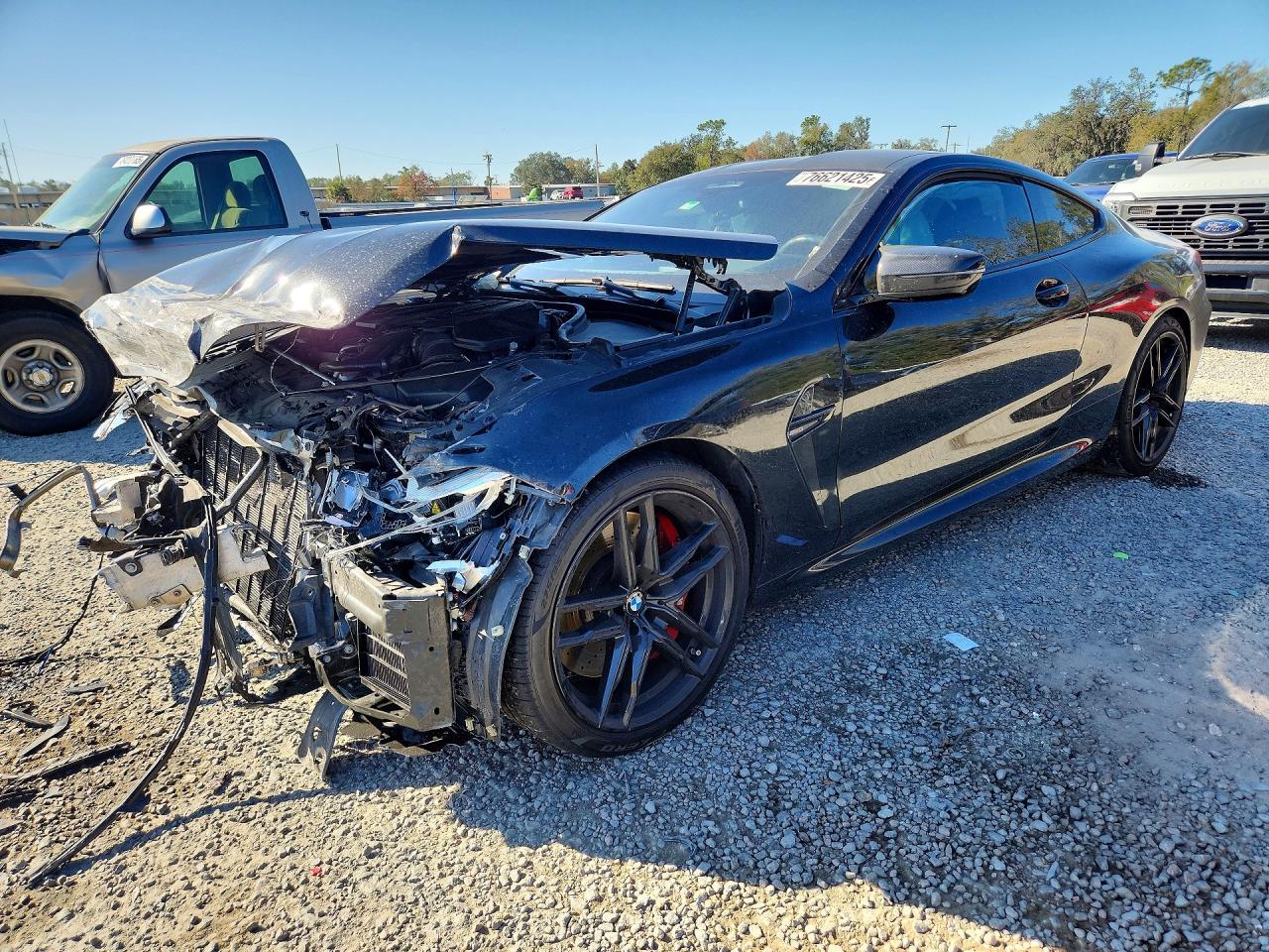 2022 BMW M8